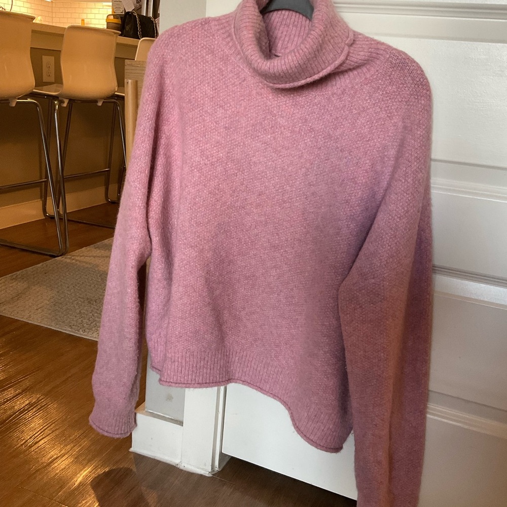 Kut from the Kloth Soft Pink Turtleneck Sweater